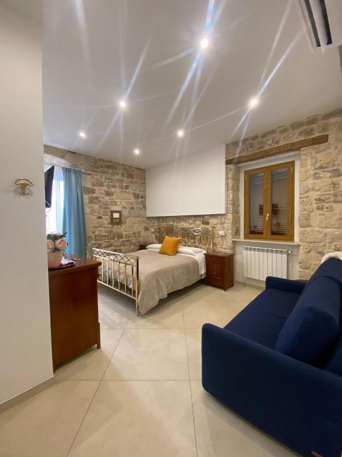 Hotel Dimora Del Carmine Bari Exterior foto